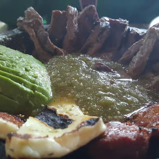 Molcajete de Carne