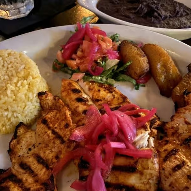 Pollo a la Yucateca.
